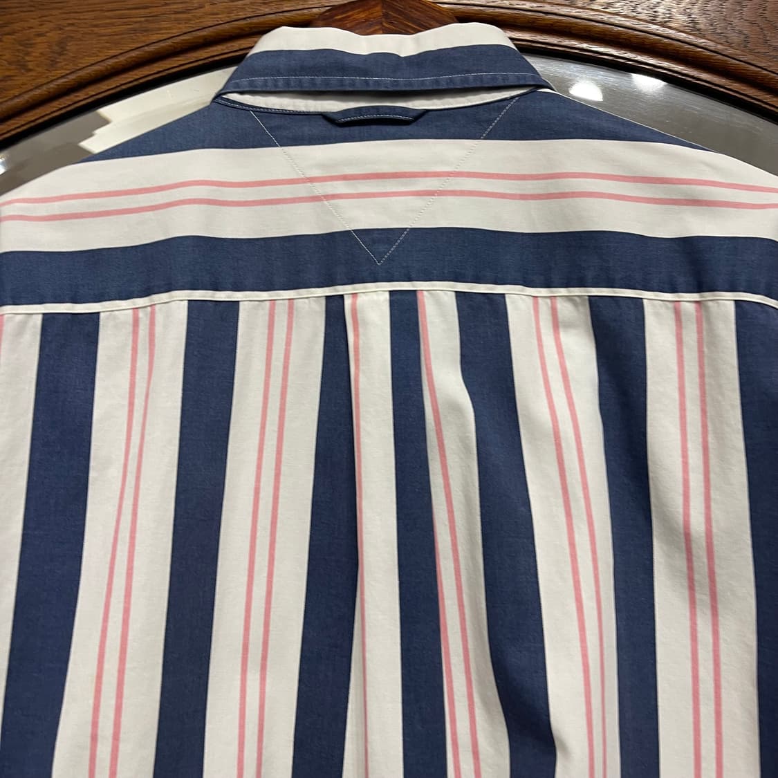 90's 타미힐피거 자수 하프셔츠 상품이미지7