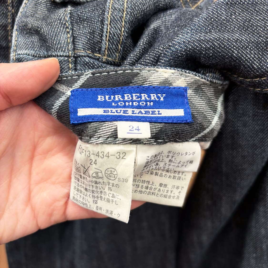 버버리 블루 라벨 7부 데님 팬츠 롤업 체크 안감 로고 자수 디테일 진청 상품이미지10