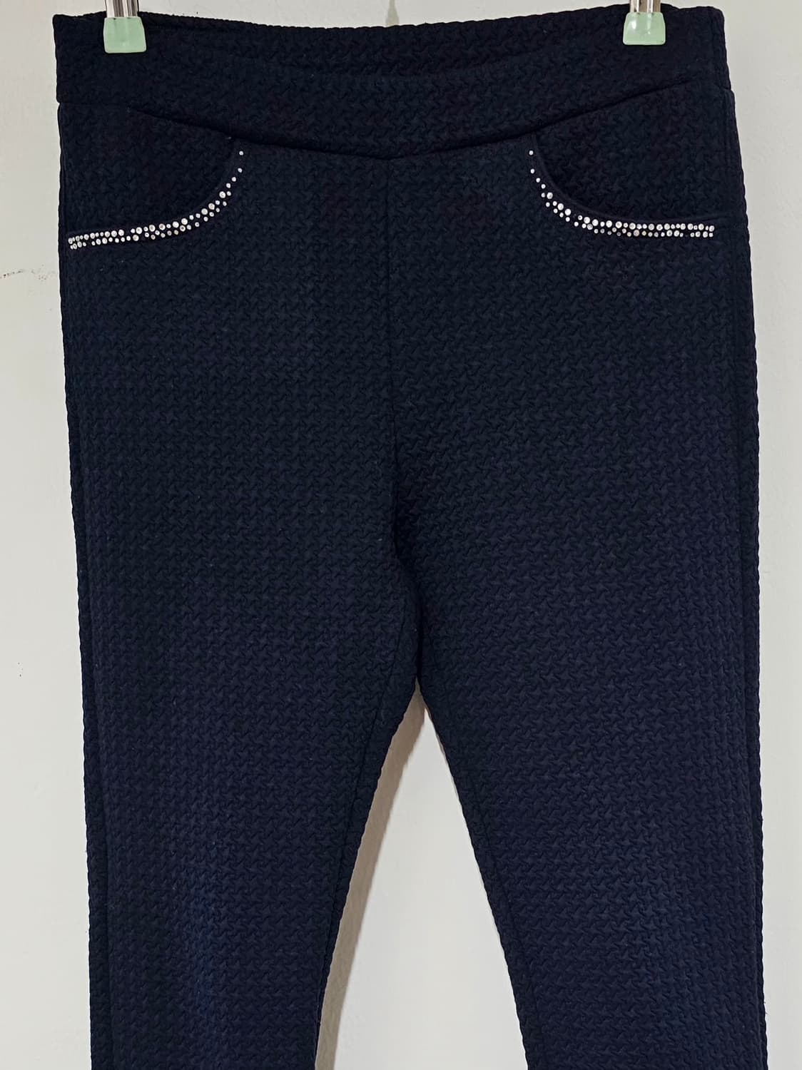 게스 스와르브스키포인트 도톰한스판 네이비 슬랙스55 상품이미지2