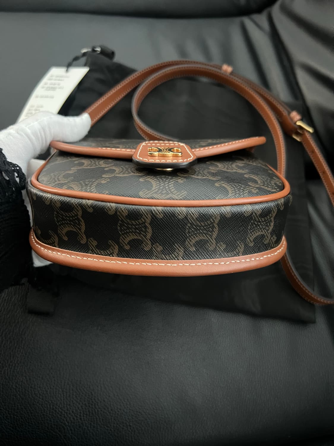 셀린느 트리옹프 미니 베사체 상품이미지3