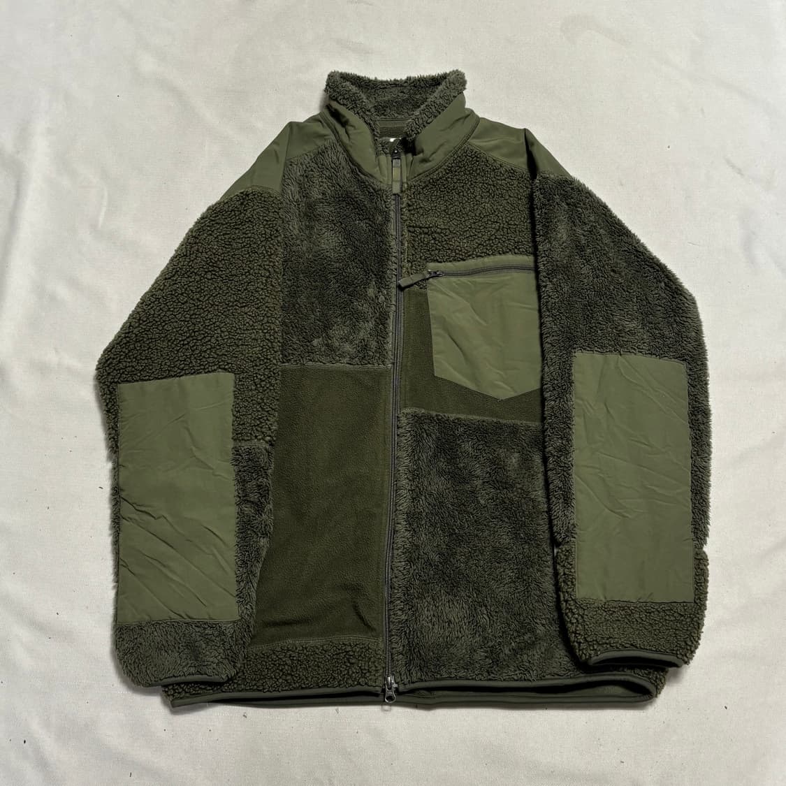 유니클로 X 엔지니어드가먼츠 카키 후리스  상품이미지3