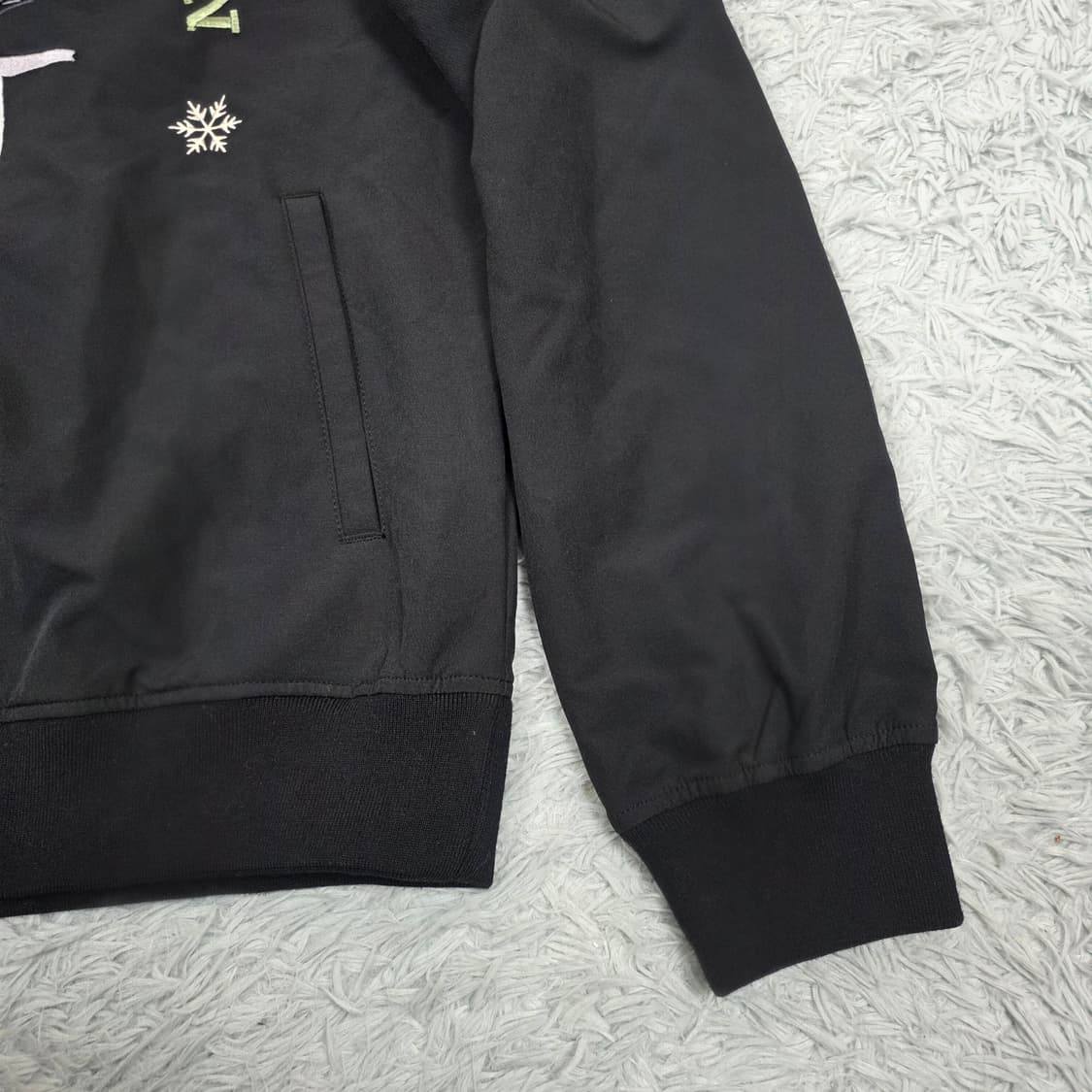 [새상품] 비비씨어스 남성 펭귄 우븐패치 하프집업 맨투맨 M 상품이미지7