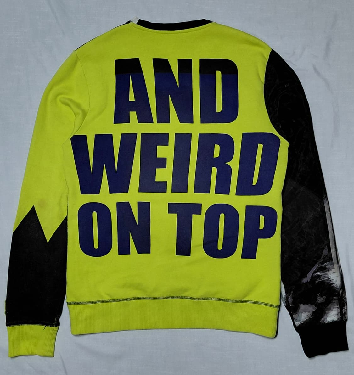 [M] 겐조(KENZO) 'Wild at Heart' 그래픽 기모 맨투맨 상품이미지9