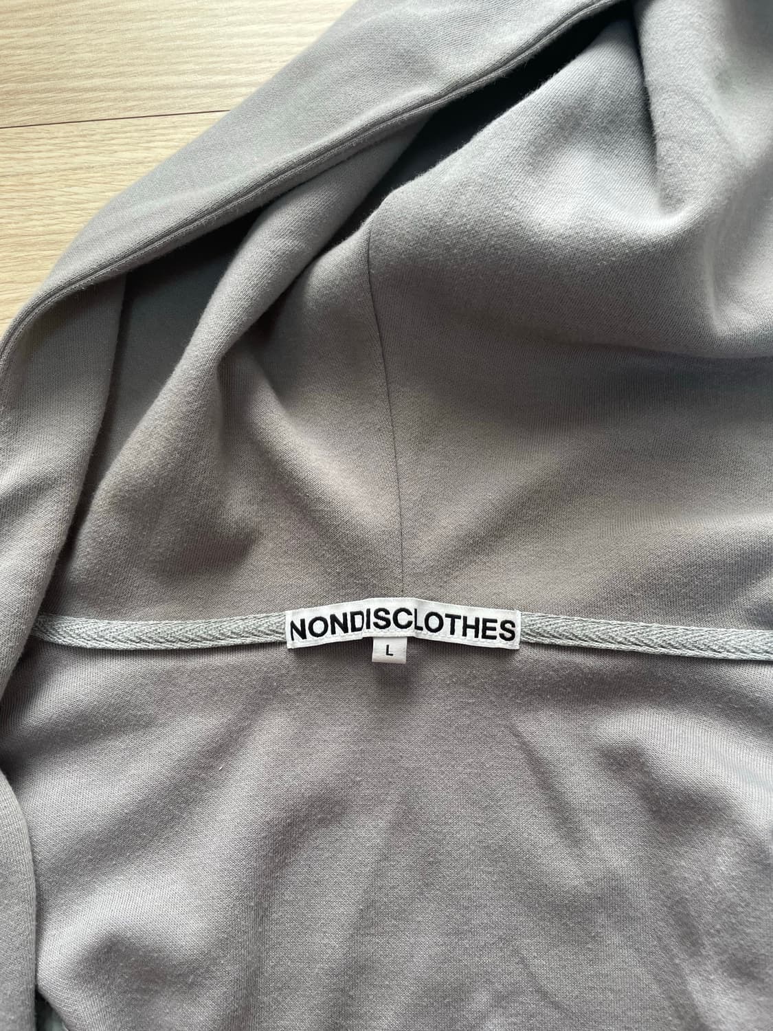 논디스클로스 후드집업 상품이미지4
