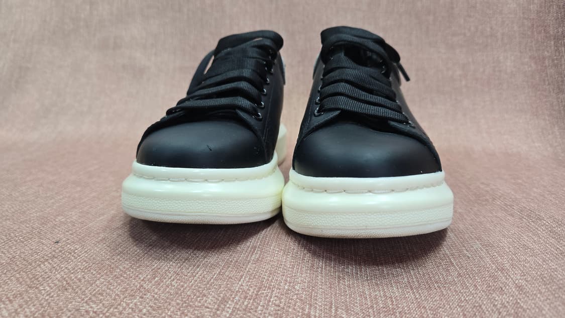 맥퀸 230mm- 오버솔  블랙&화이트 상품이미지3