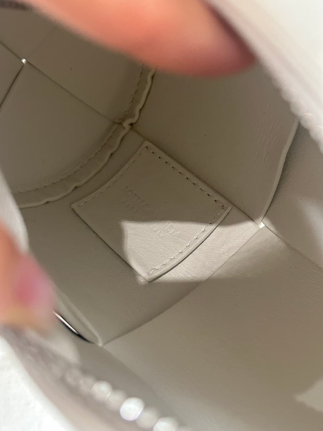 보테가 베네타 카네트 화이트 원통백 상품이미지10