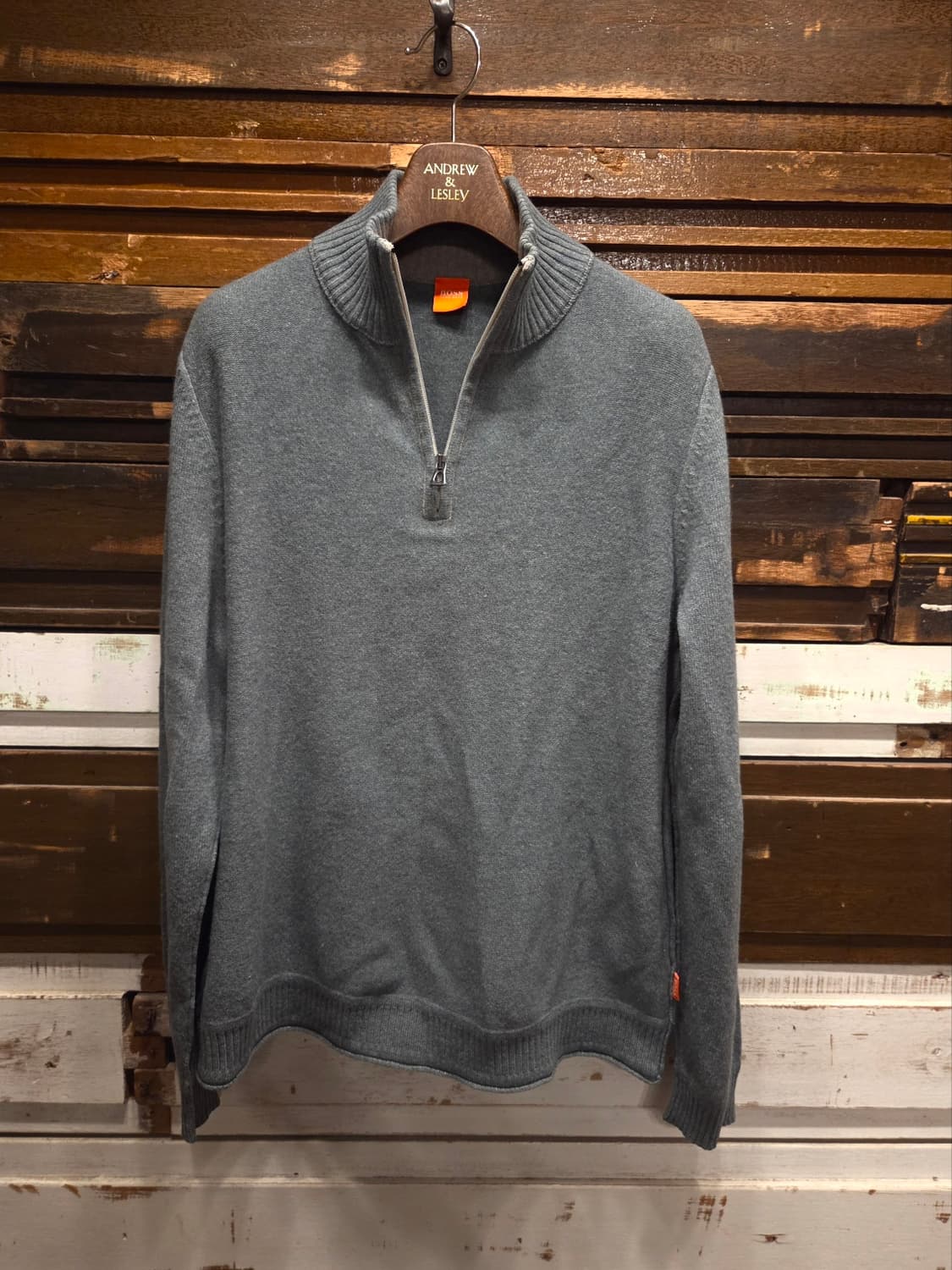 휴고보스 오렌지라벨 짚업니트 상품이미지9