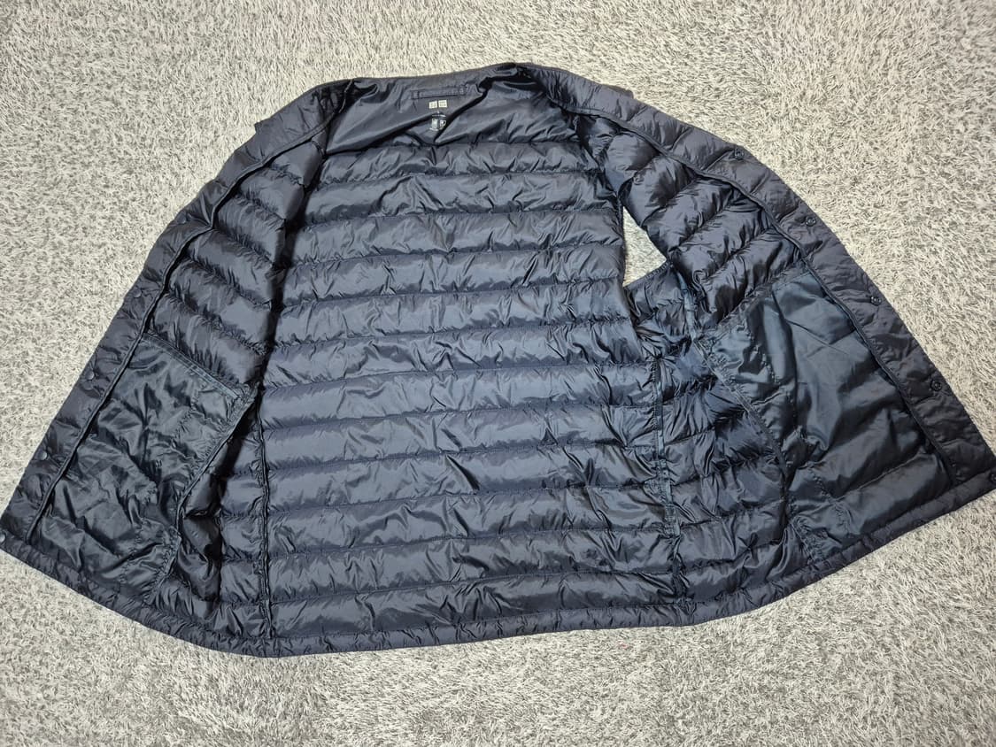 유니클로 남성 경량 패딩 조끼 L 상품이미지5