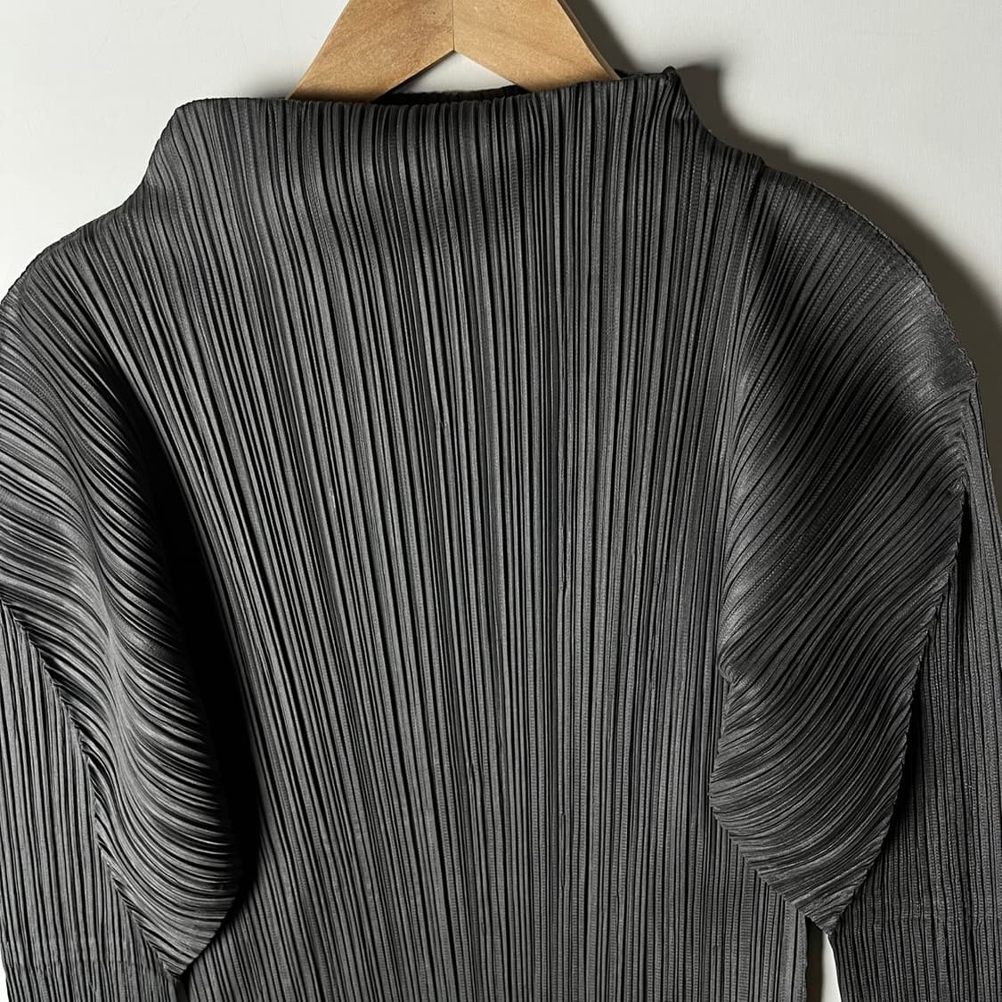[Pleats Please] 플리츠플리즈 하이넥 롱슬리브 상품이미지2