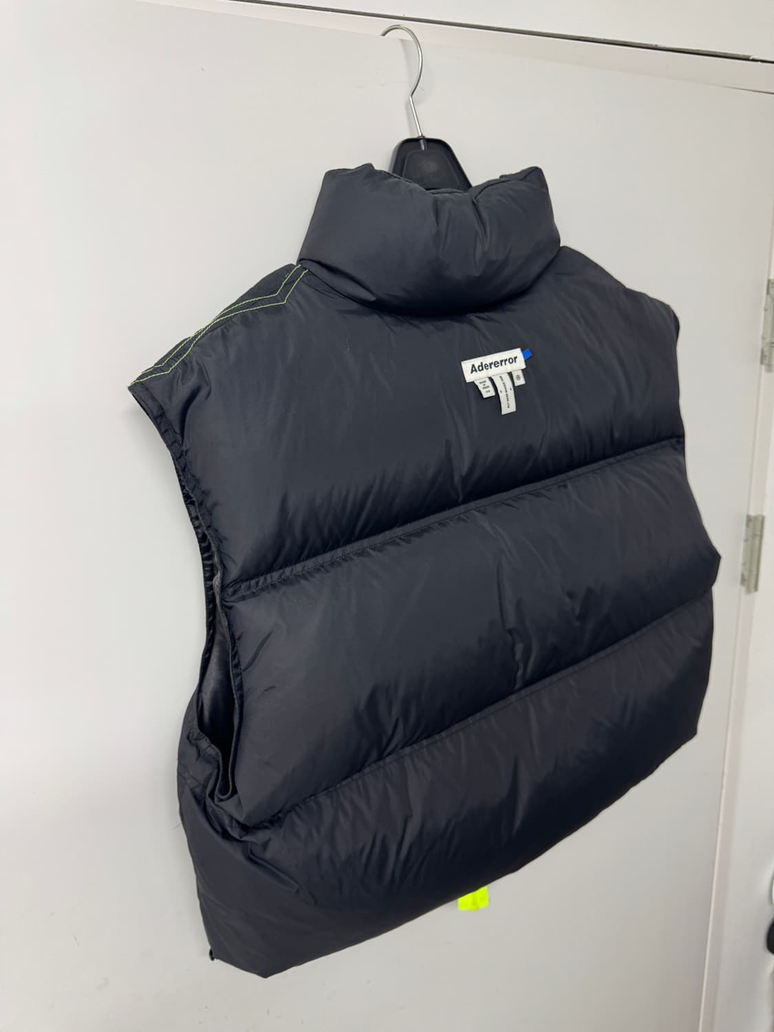 아더에러 스톤 로고 푸퍼 베스트 블랙 원사이즈(새상품) 상품이미지5