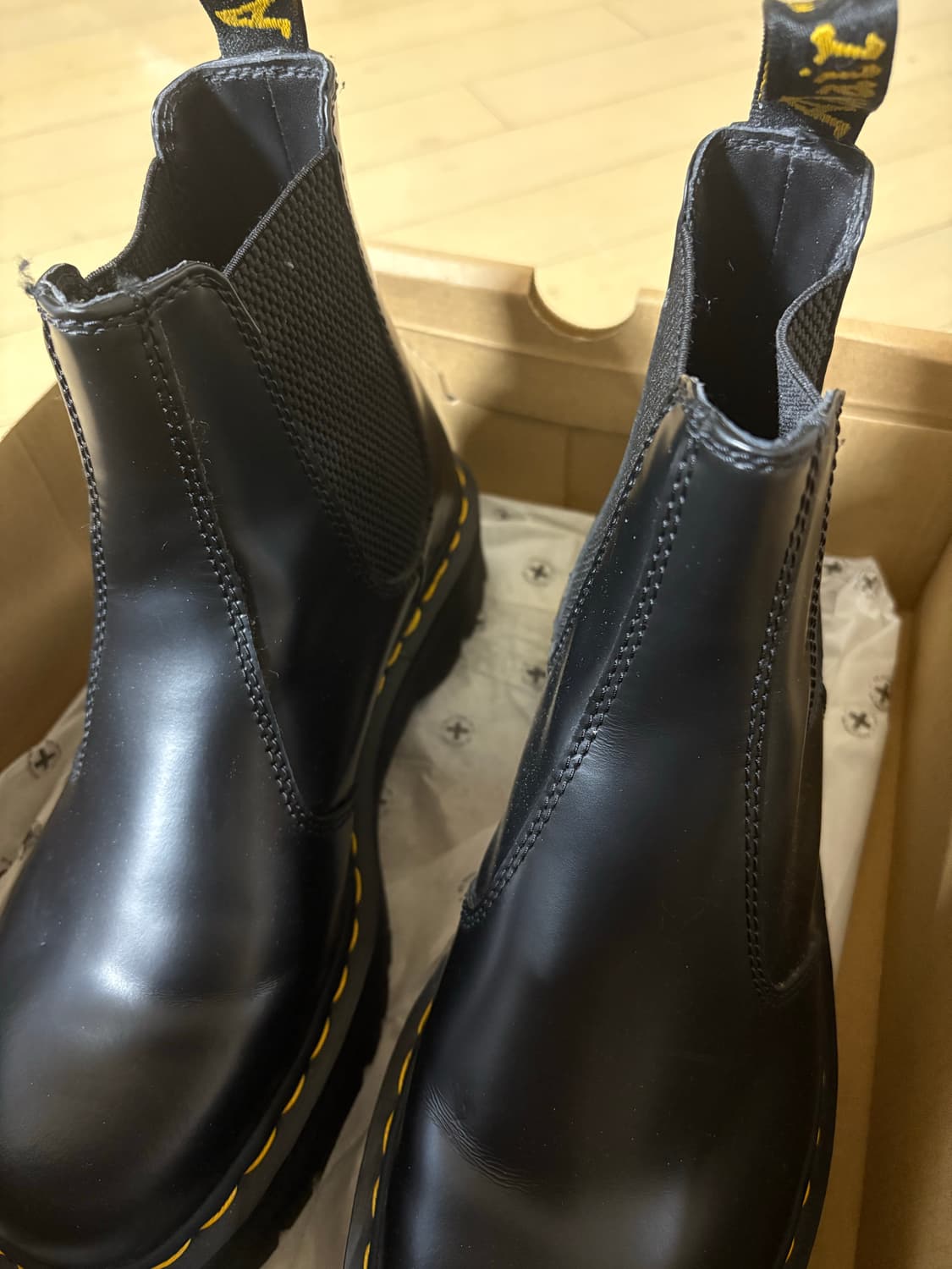 닥터마틴 2976 쿼드 블랙 폴리시드 스무스 UK7 상품이미지1