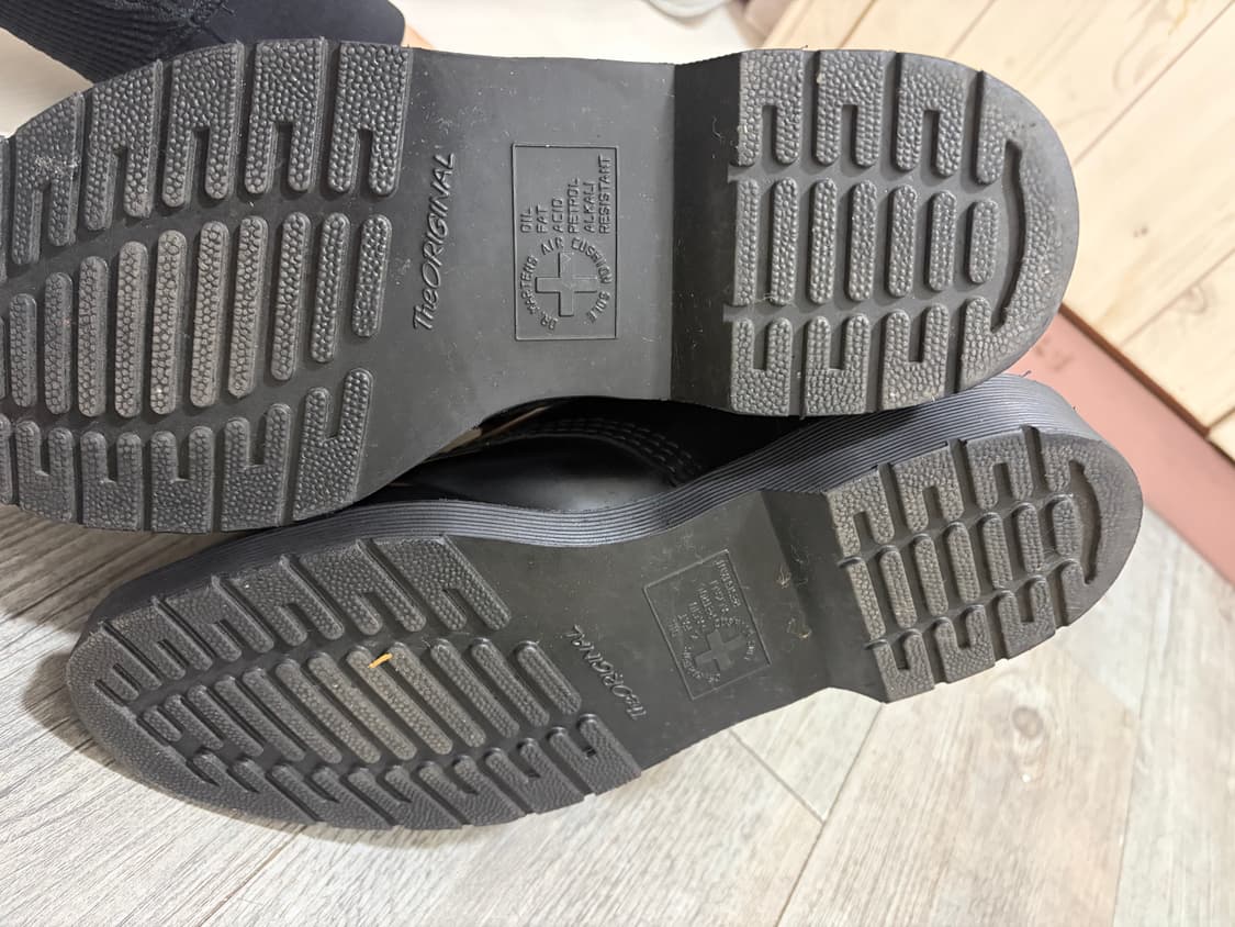 닥터마틴 1460모노 블랙 8홀 부츠 280 상품이미지7