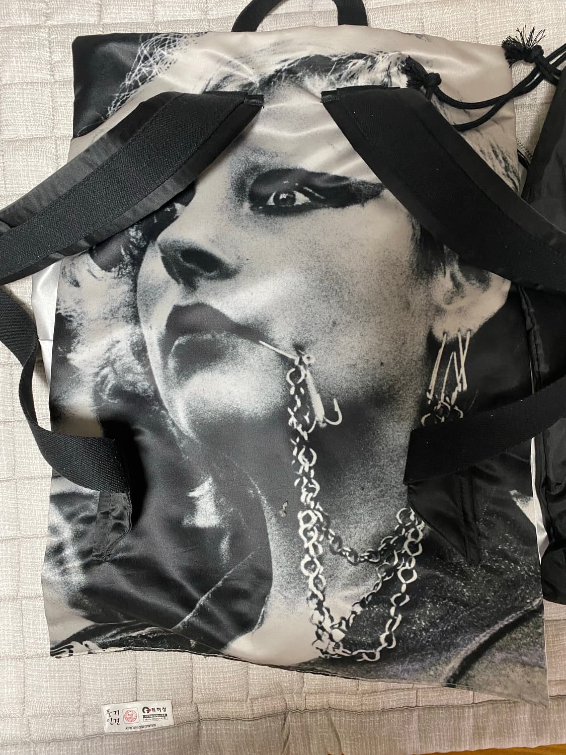 라프시몬스X이스트팩 콜라보 포스터 멀티 포켓백팩 상품이미지1