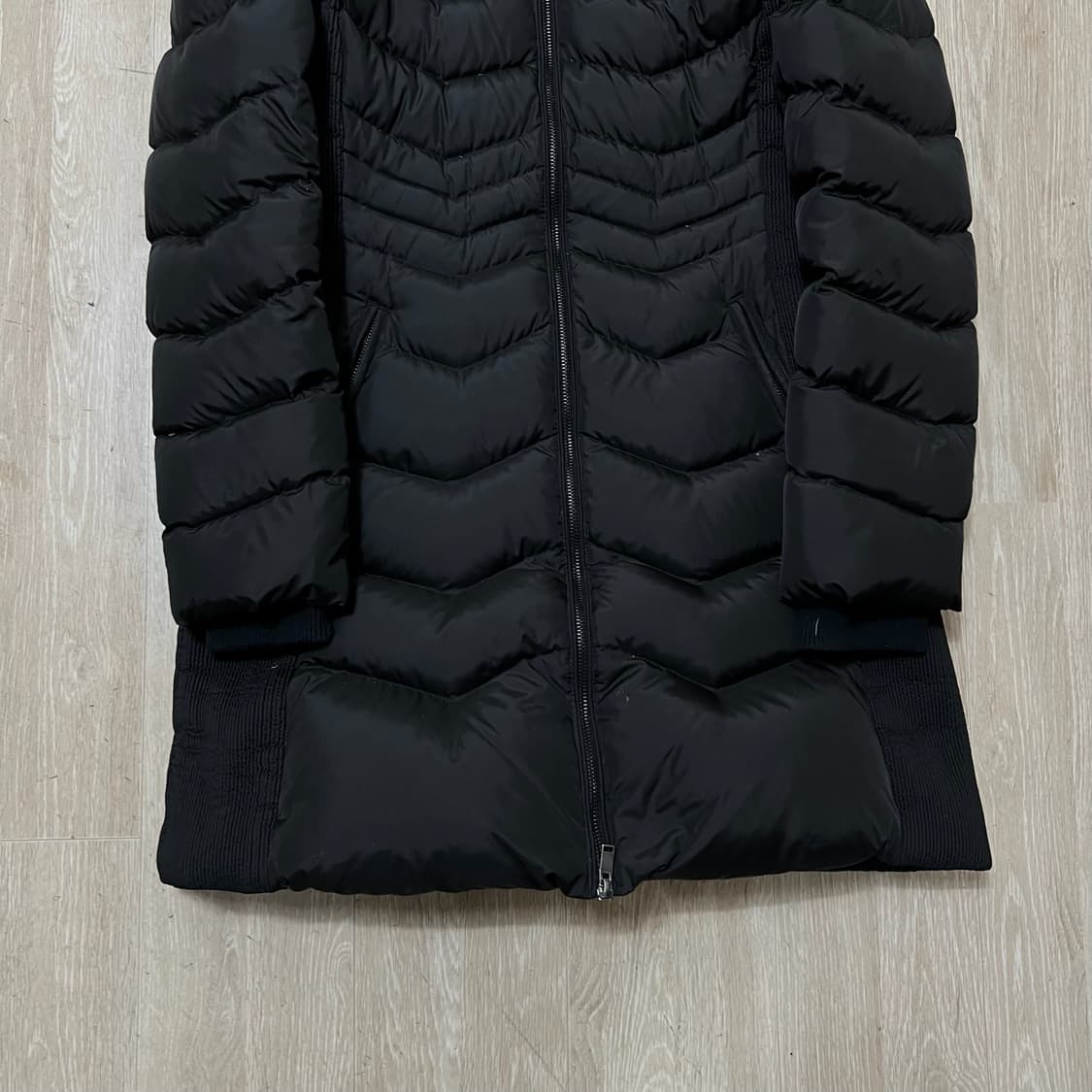 게스 여성 프리미엄 덕다운 후드 롱패딩 S/90 상품이미지4