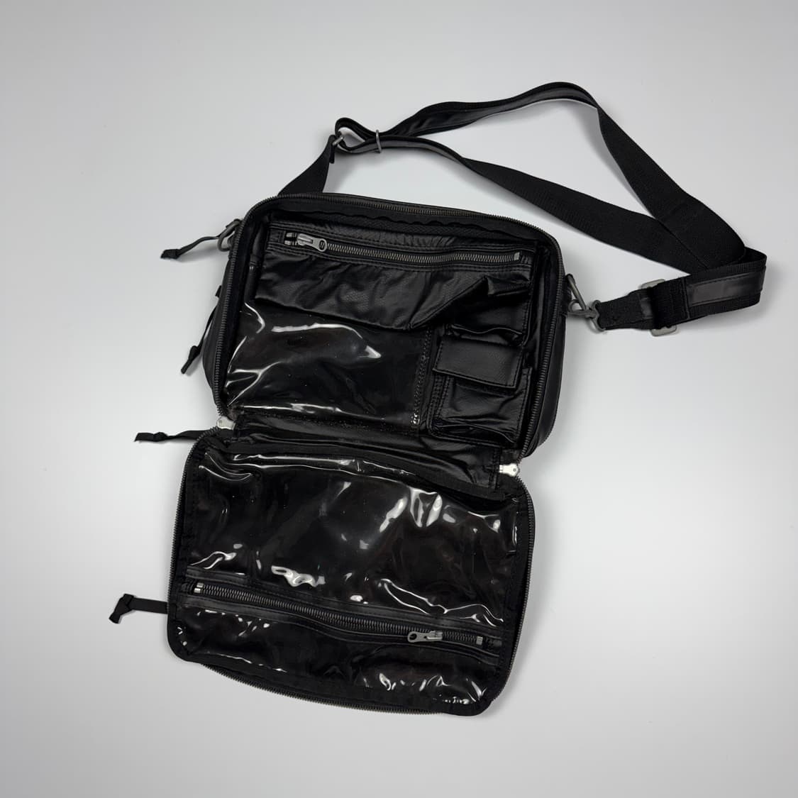 요시다포터 러기지라벨 뉴라이너 숄더백 블랙 상품이미지5