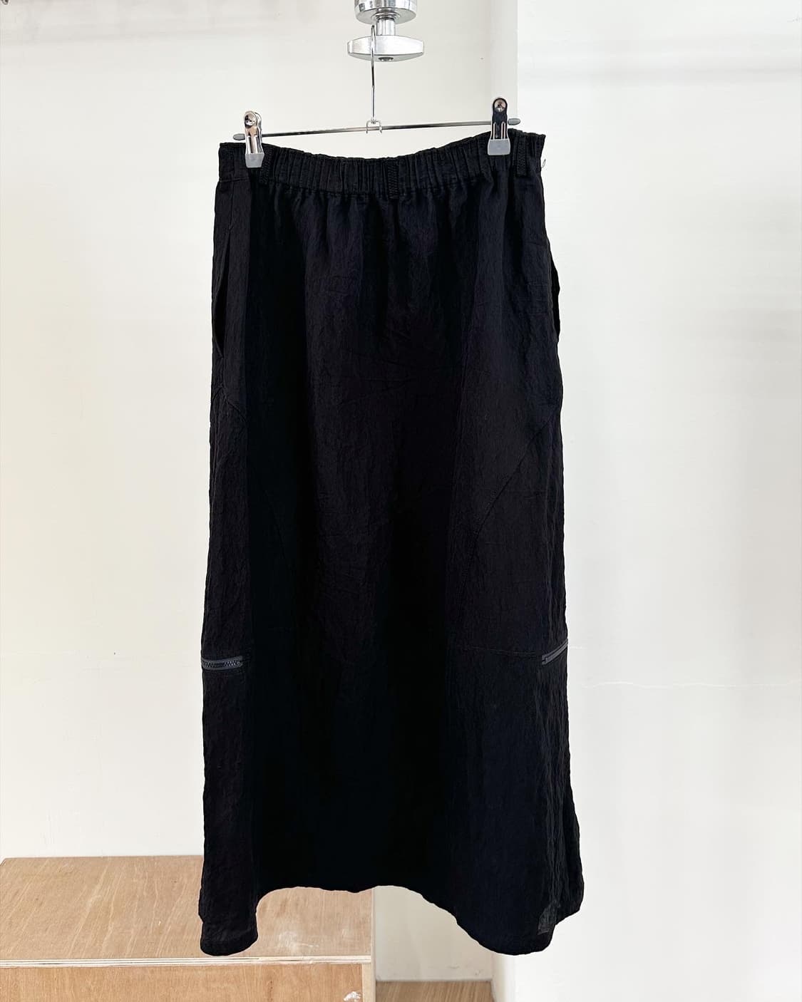 쿨라지 블랙 지퍼 밴딩 롱 스커트  상품이미지4