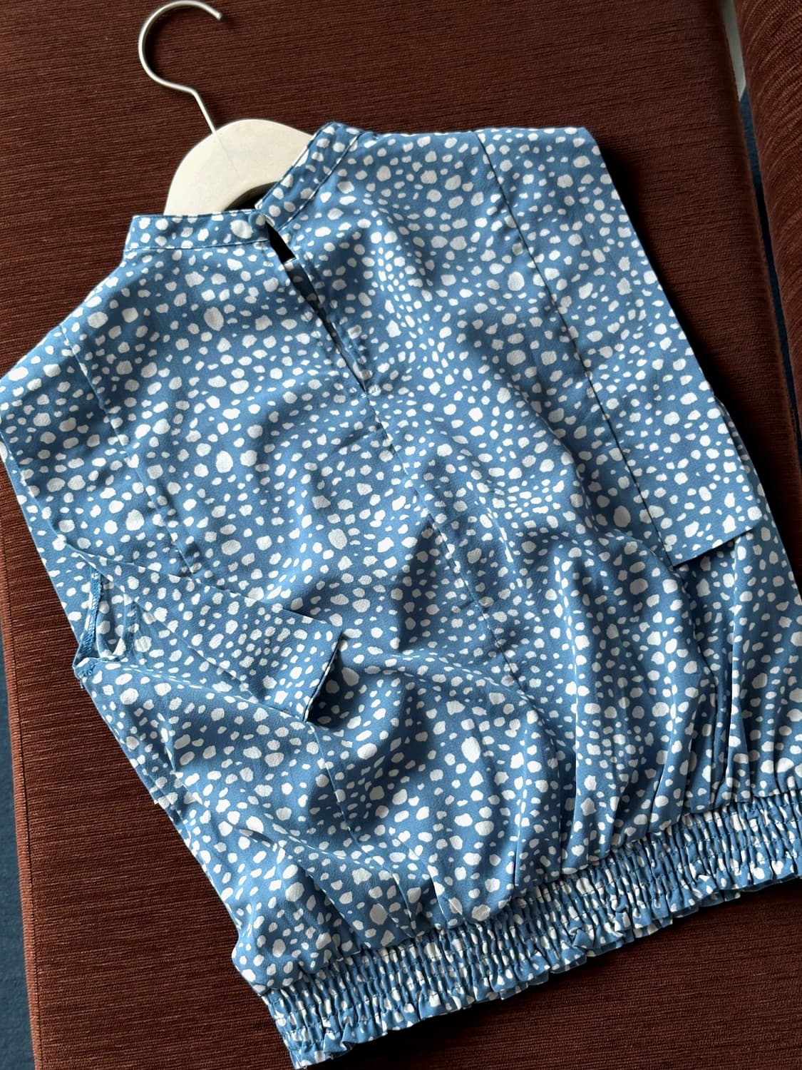High gauge poly sleeveless design TOP 상품이미지5