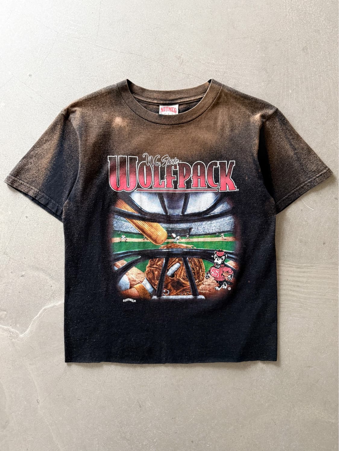Vintage Wolfpack Distressed Graphic Tee 상품이미지1