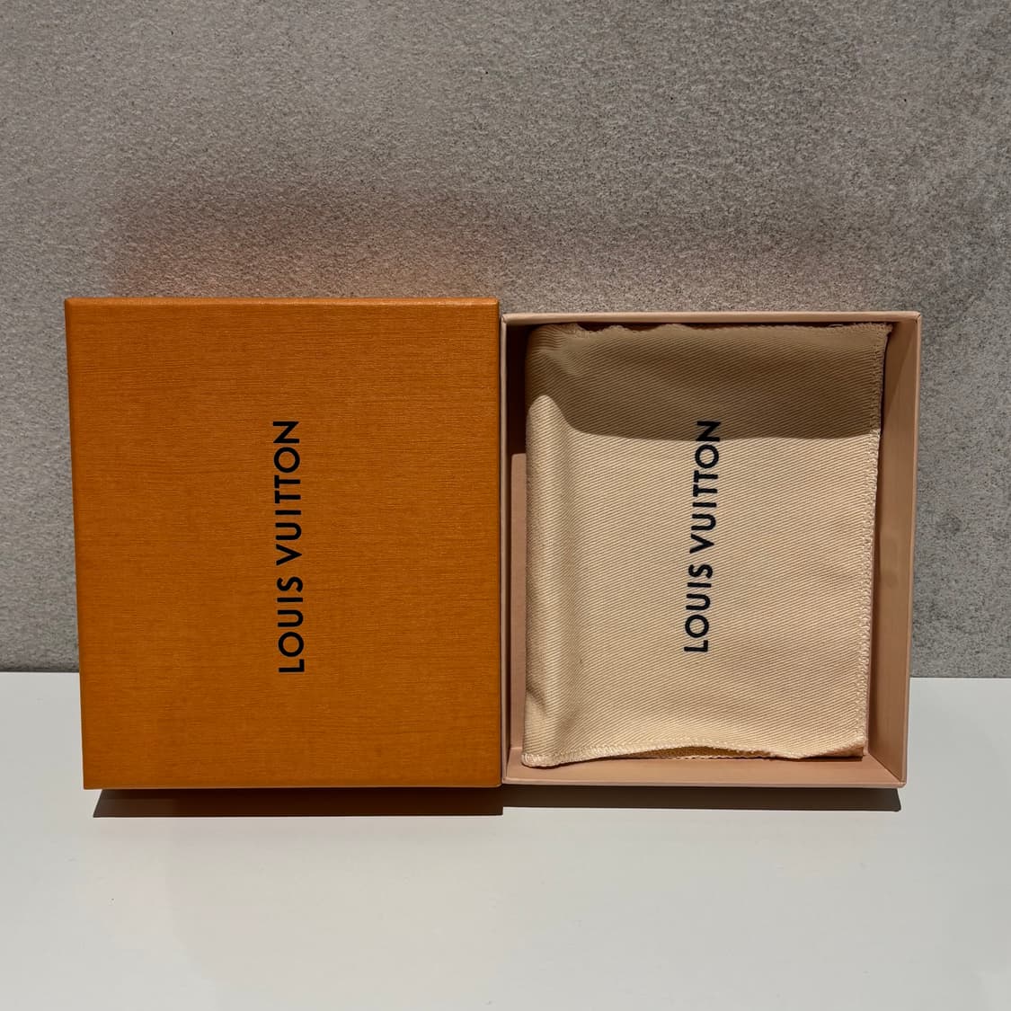 루이비통 토뤼옹 반지갑 상품이미지8