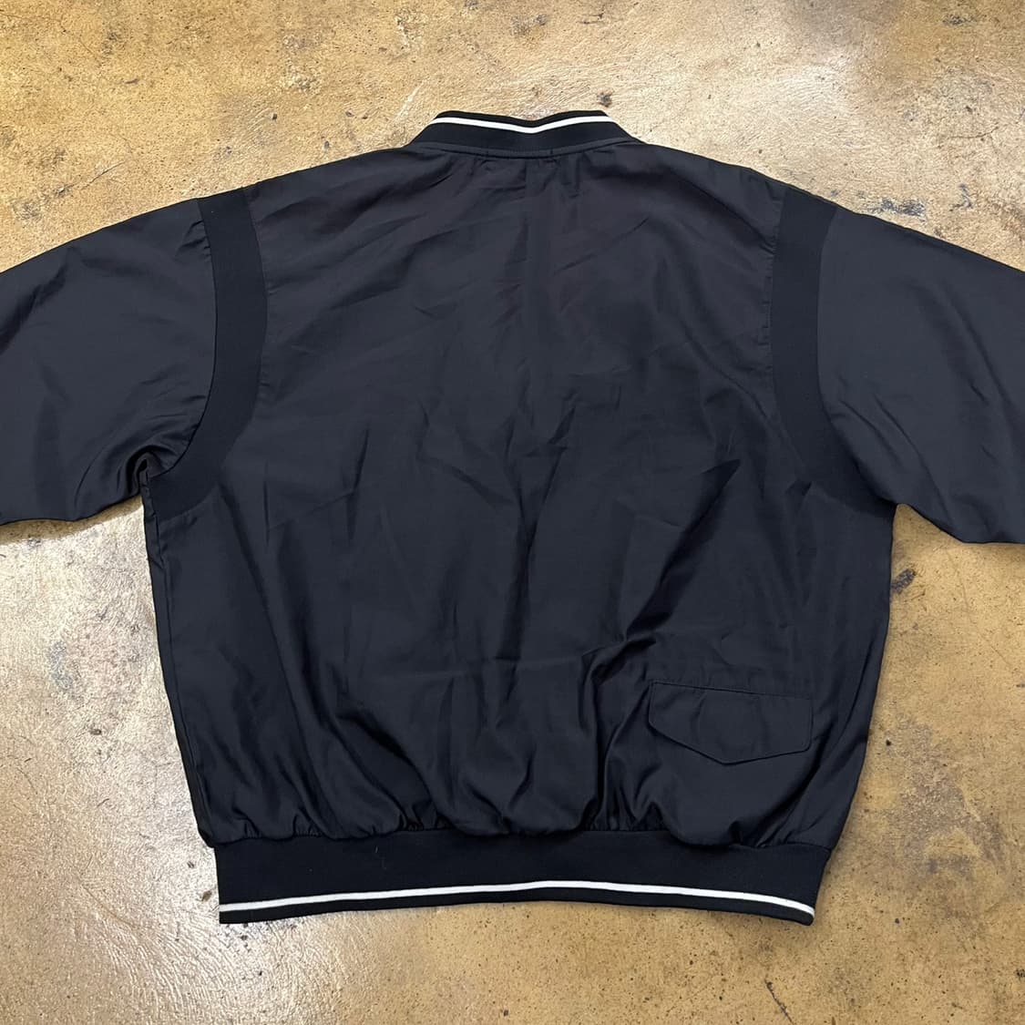 [정품/100] 미쏘니 블랙 V넥 풀오버 바람막이 b16 상품이미지4