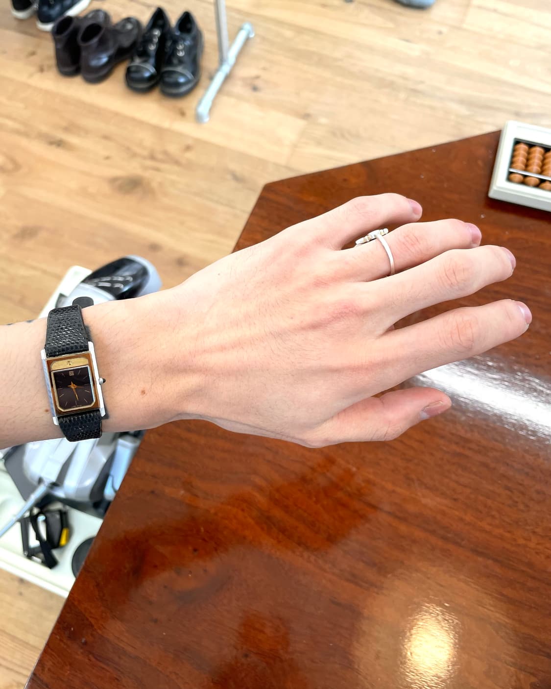 지방시 빈티지 레더 시계 상품이미지3