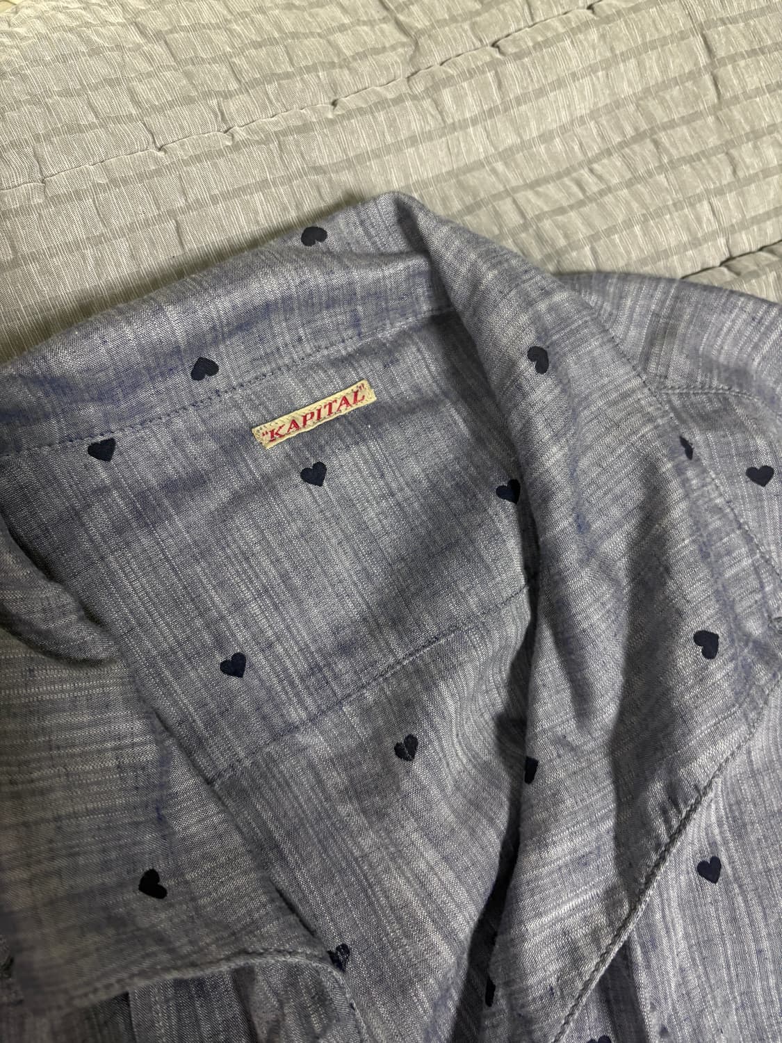 캐피탈 하트패턴 셔츠 상품이미지1