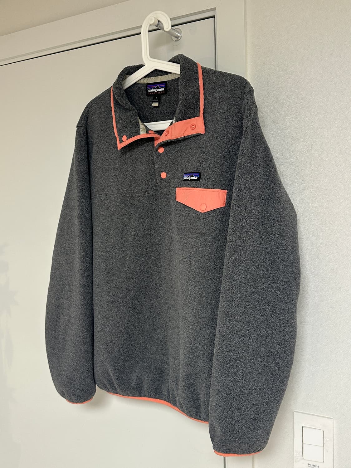 파타고니아 신칠라 그레이&코랄 L 상품이미지3