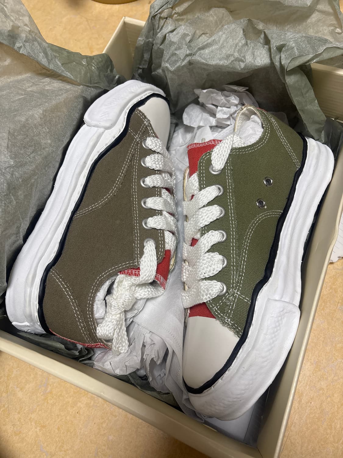 나이젤 카본 미하라 야스히로 오렌지 그린 로우 og 상품이미지1