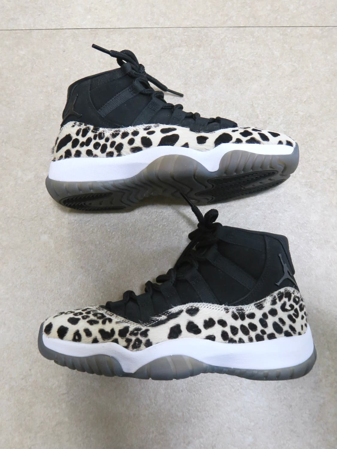 조던 11 레트로 애니멀 인스팅트 블랙 화이트 상품이미지3