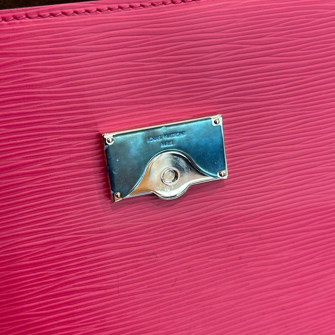 루이비통 에삐 클루니 BB 핑크 크로스백 상품이미지7