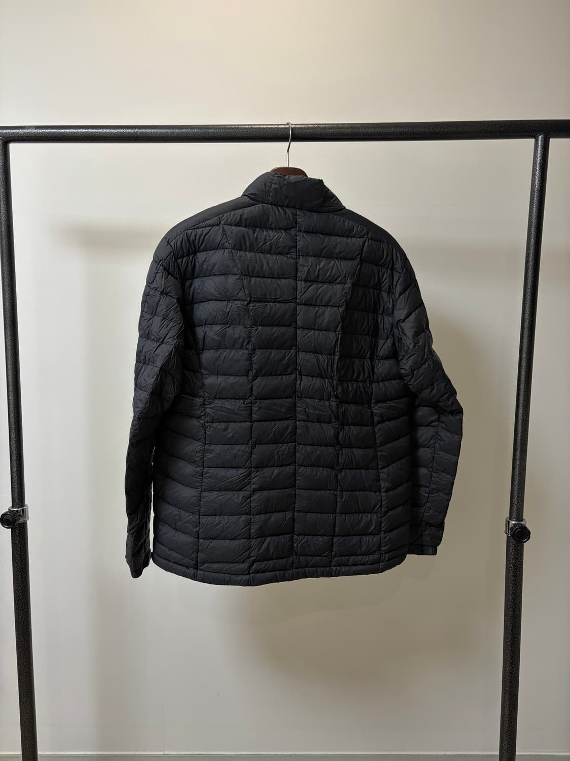 (L) mont bell 몽벨 넥로고 덕다운 경량 패딩 상품이미지3