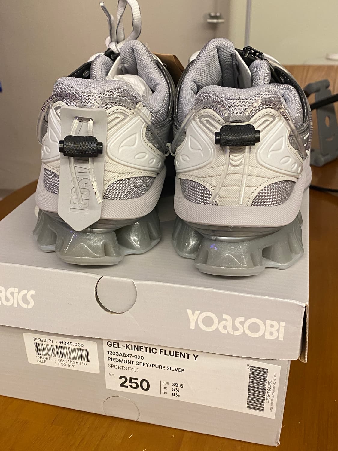 아식스 X 요아소비 젤 키네틱 플루언트 Y  상품이미지2