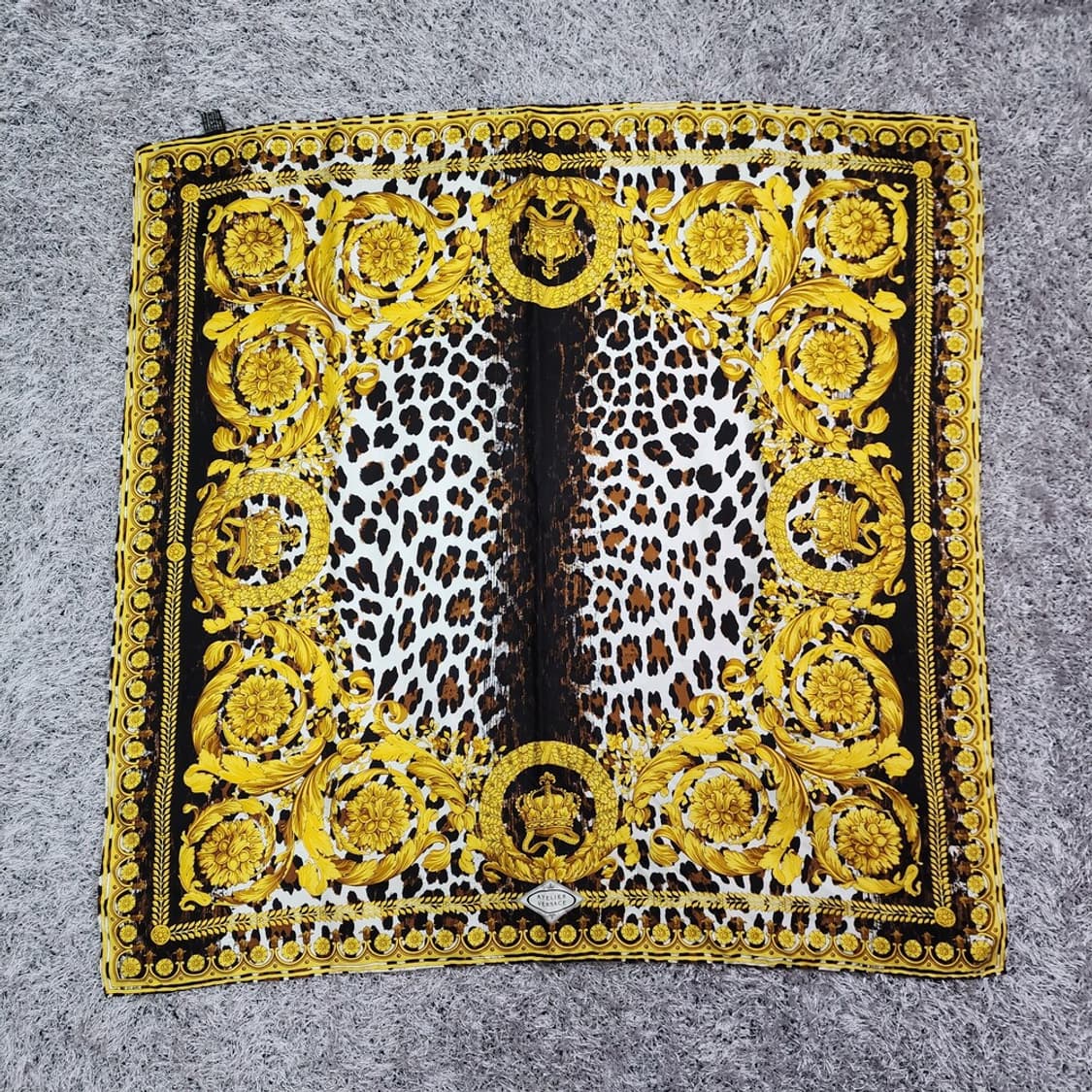 베르사체 실크 스카프 상품이미지1