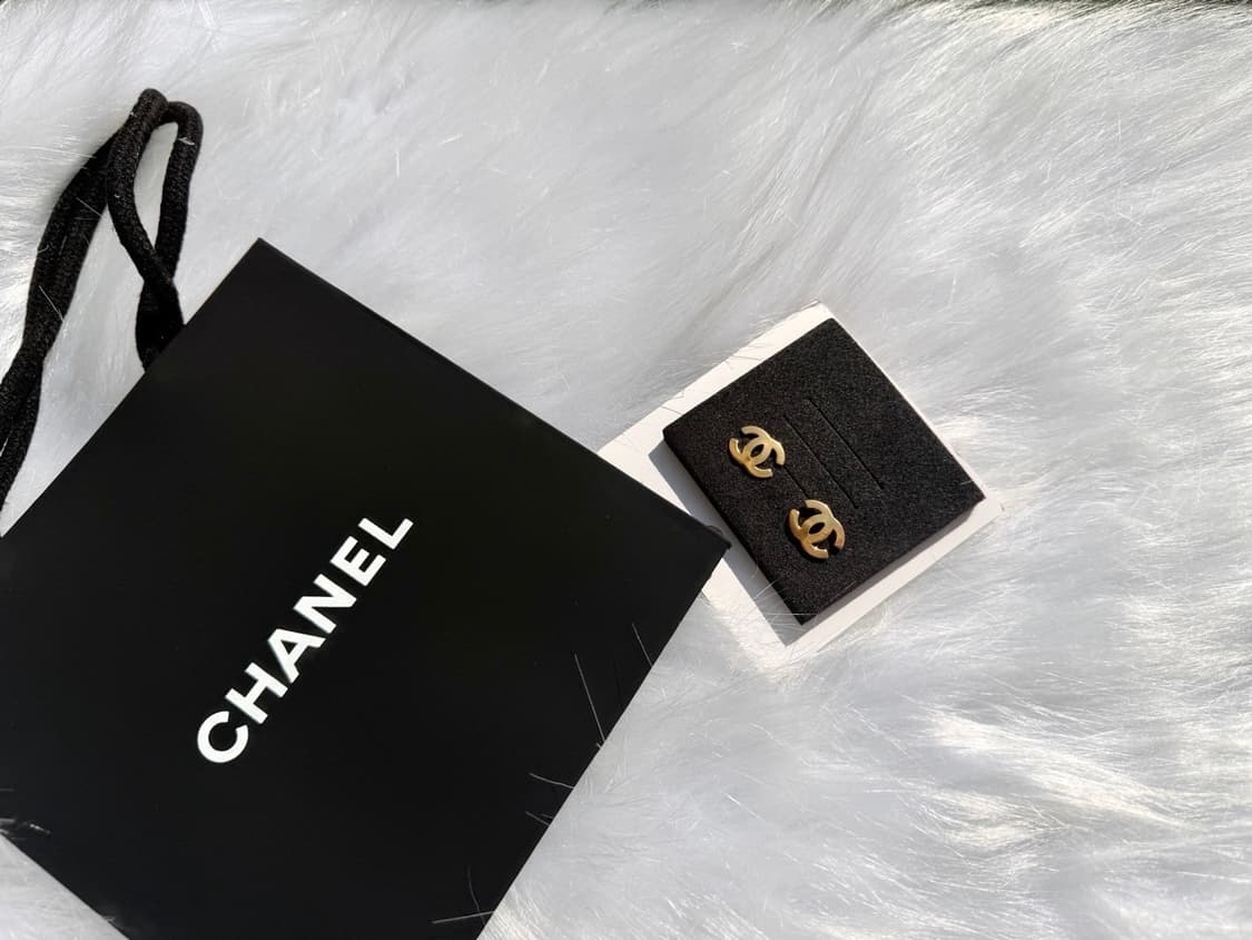 샤넬 심플 골드 이어링 상품이미지5