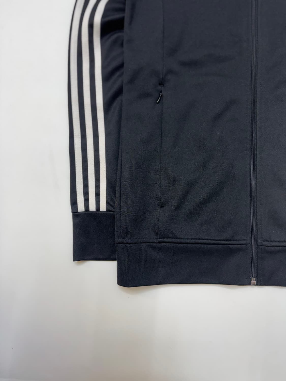 Adidas 아디다스 블랙컬러 유로파 트랙탑 상품이미지4