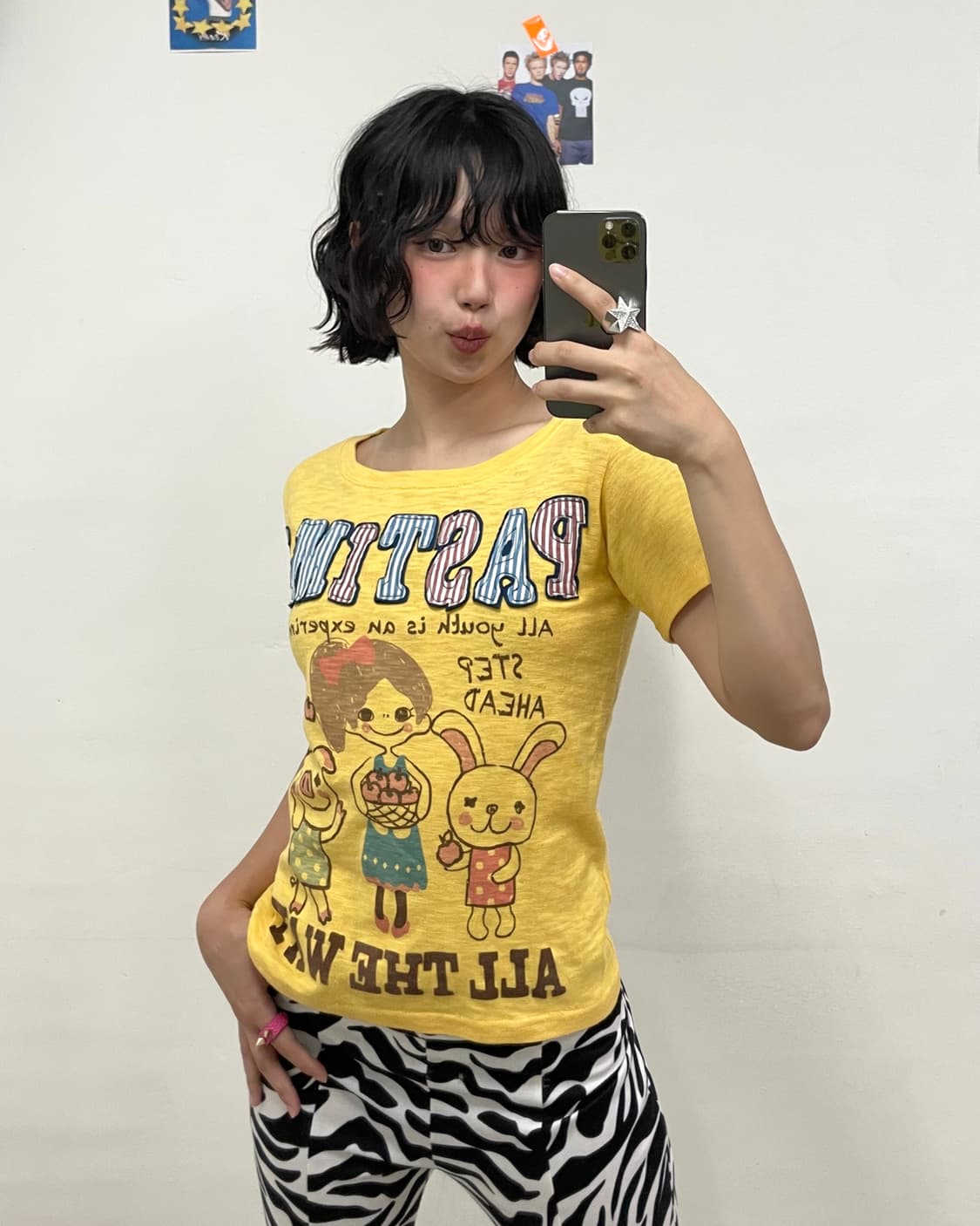  PASTIME Checkered Cutie Mustard T-shirt 상품이미지1