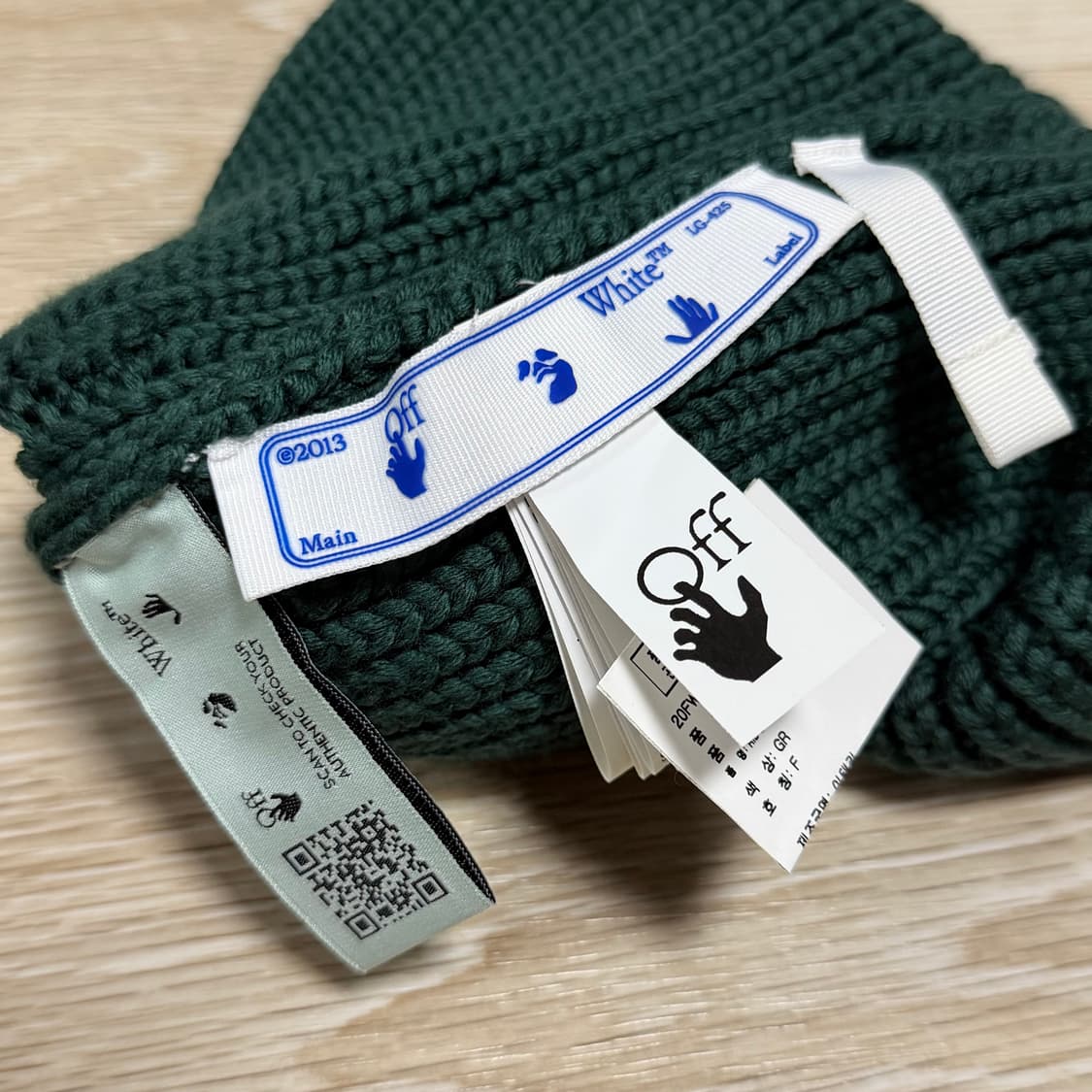 [S+급/OS] 오프화이트 로고 패치 비니 다크 그린 상품이미지5