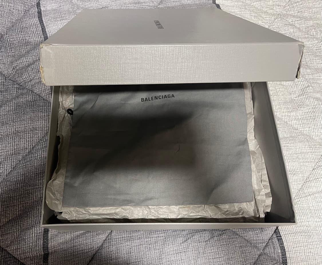 발렌시아가 메탈로고 더비 41사이즈 새상품 상품이미지8