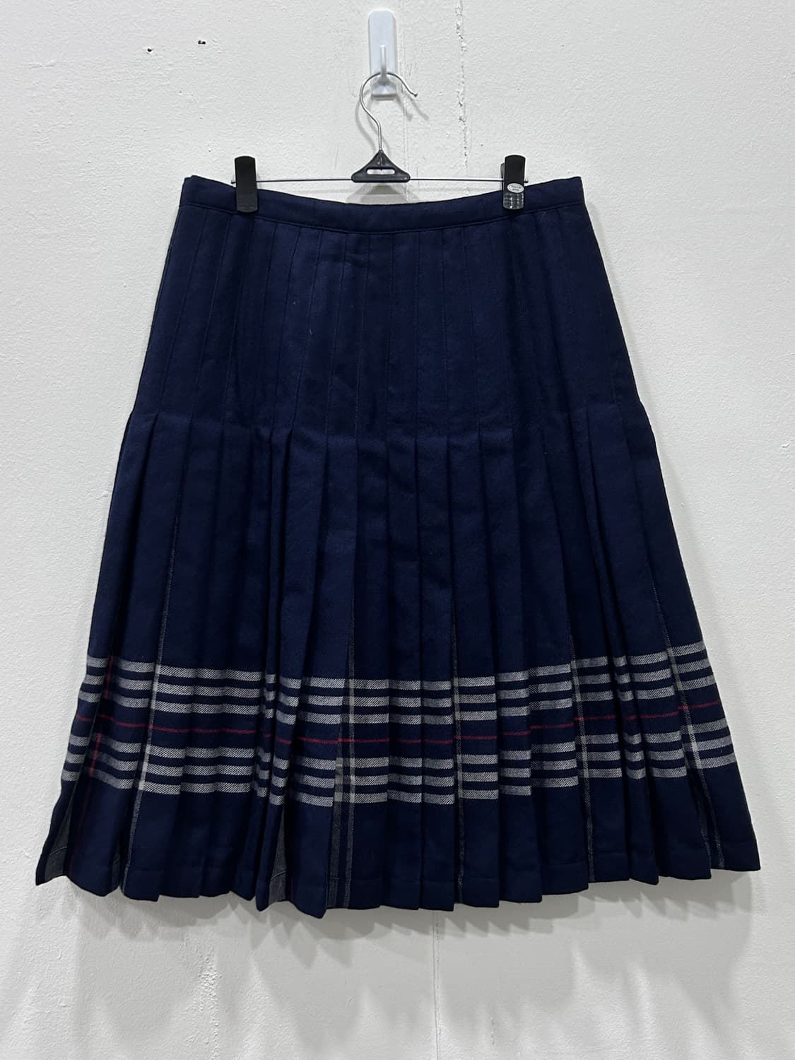 버버리 리버시블 네이비 플리츠 스커트 28-29인치 상품이미지9