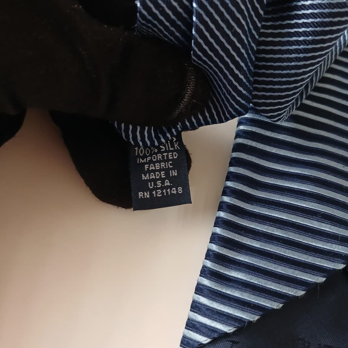 타미 힐피거 실크 네이비 스트라이프 넥타이 9cm A+등급 A18922
 상품이미지7