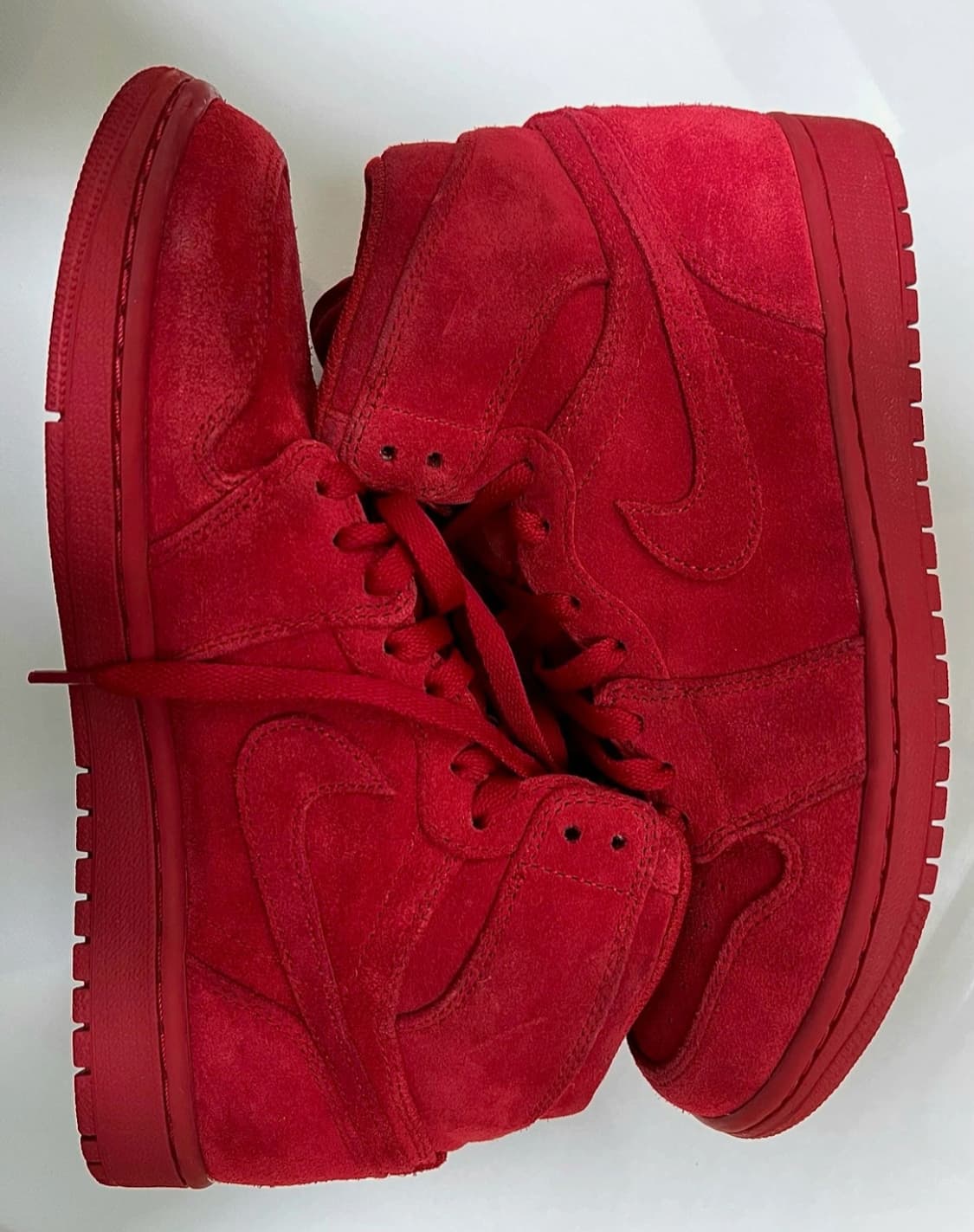 조던 1 레트로 하이 스웨이드 레드 상품이미지1