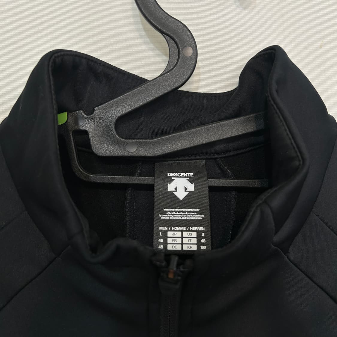 데상트 남성 집업 100 상품이미지2