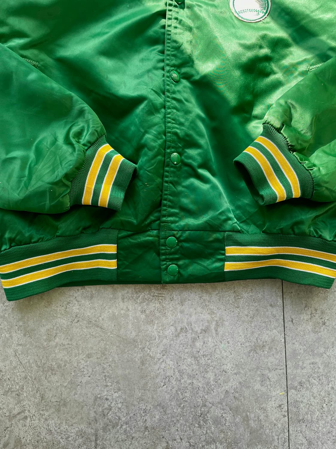 초크라인 오클랜드 아틀레틱스 세틴봄버자켓 상품이미지6