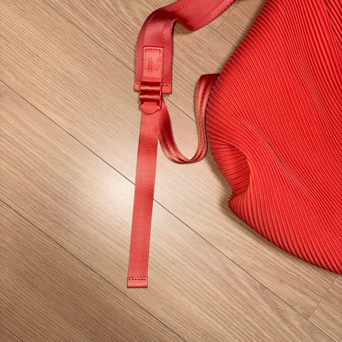 플리츠플리즈 바이어스 백팩 상품이미지4