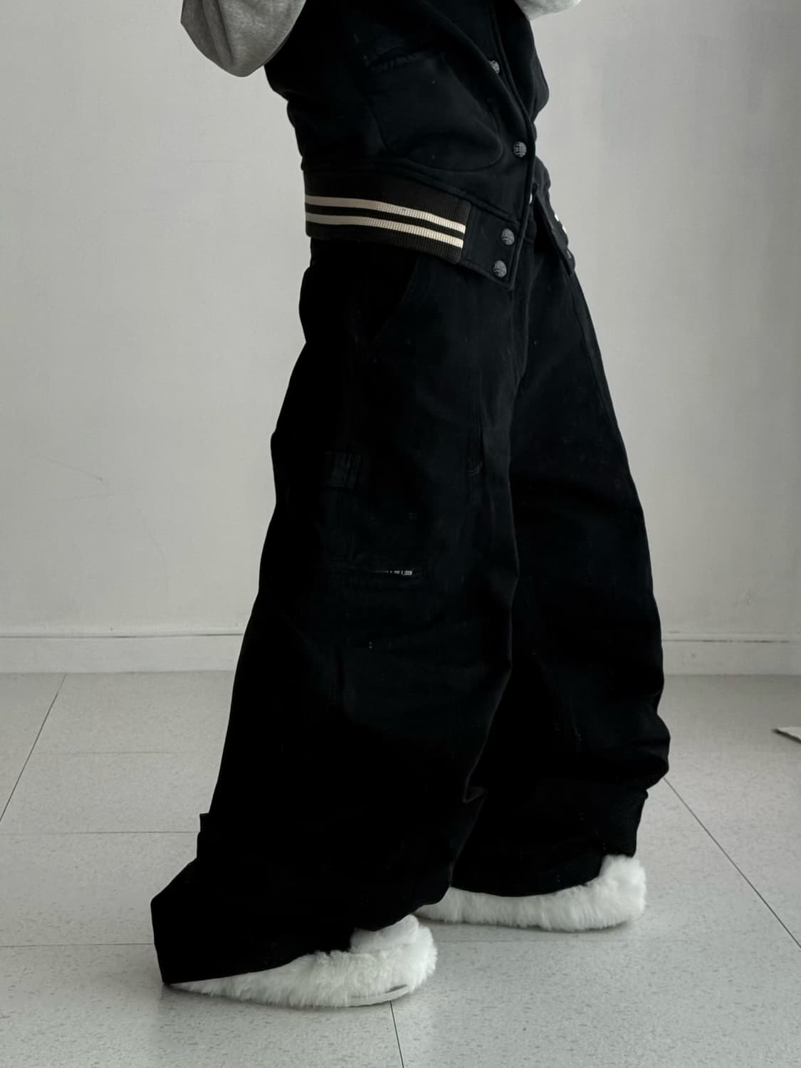 인사일런스 블랙 핀턱 팬츠 상품이미지2