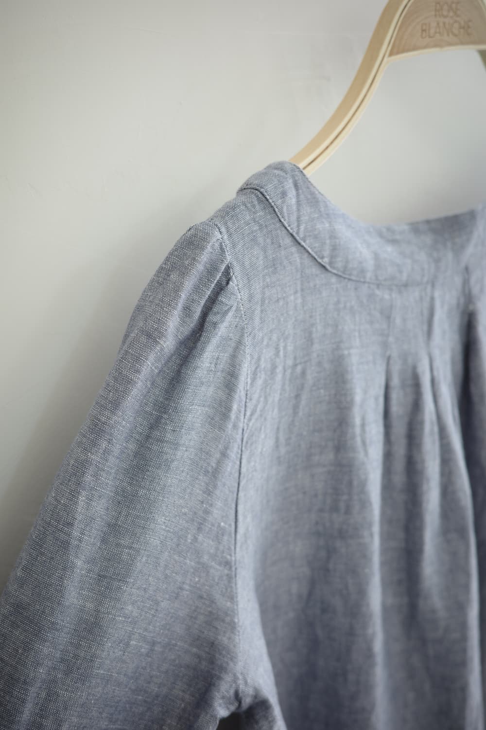 ROUX-BRIQUE 
• 네이비 선염 린넨 핀턱 원피스 상품이미지8