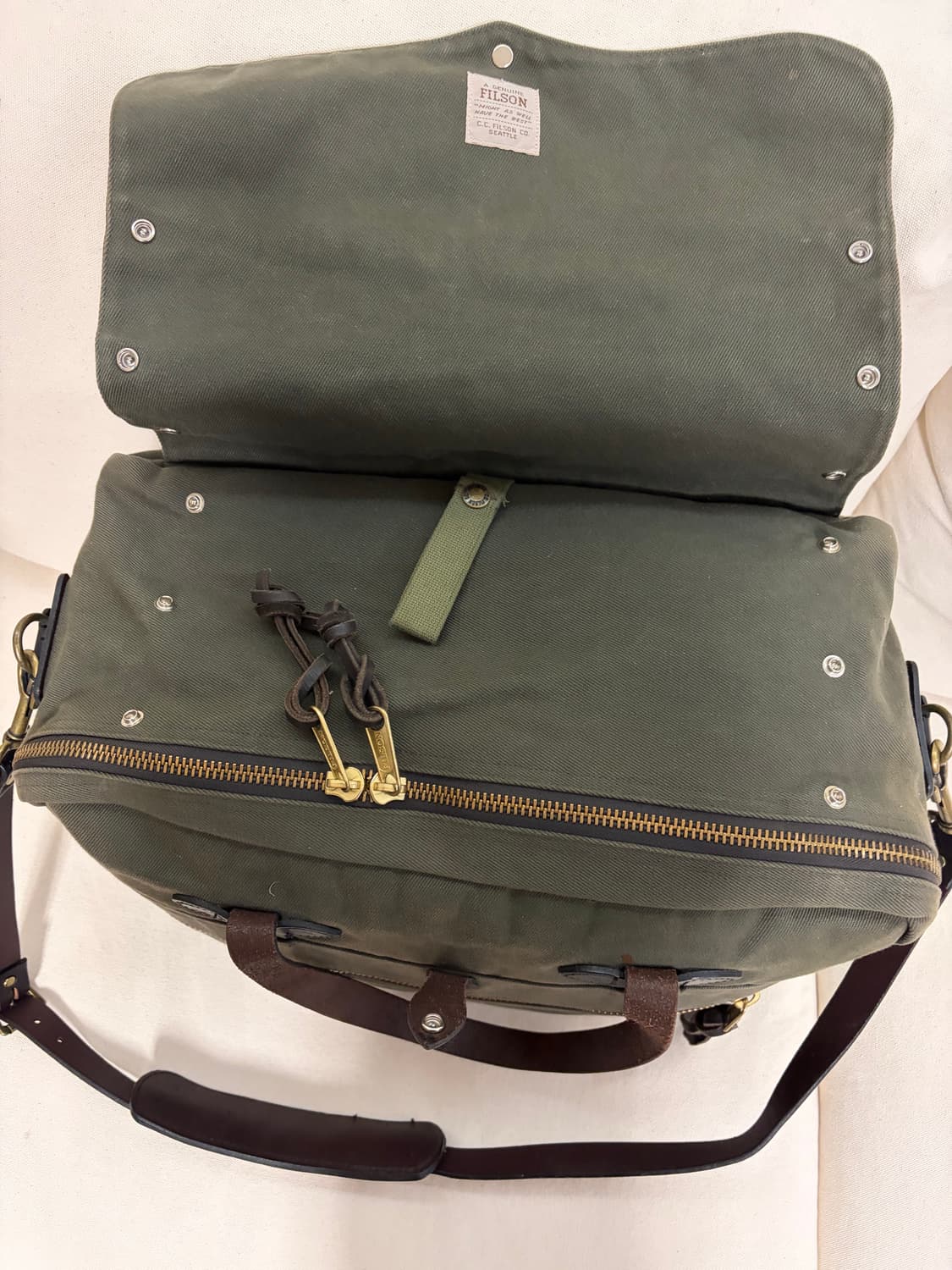 필슨 70081 미디움 필드백 오터그린 (USA) 상품이미지2