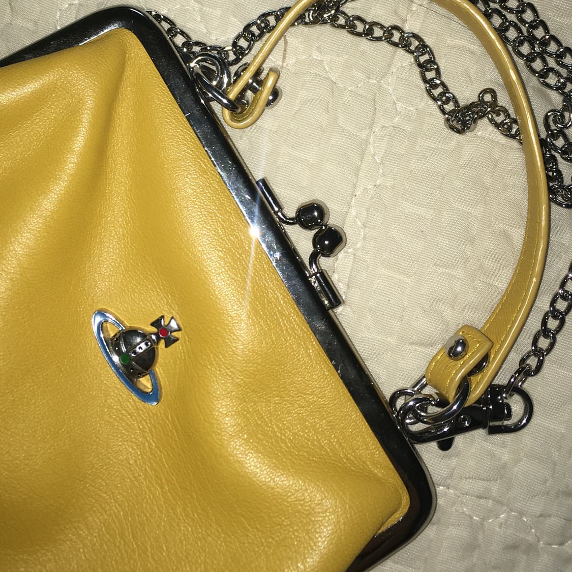 비비안웨스트우드 노랑 복조리백 상품이미지2
