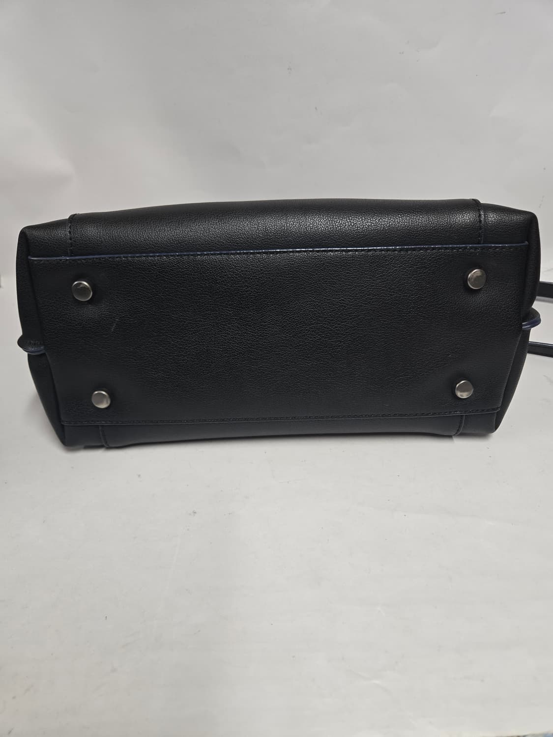 만다리나덕 블랙 레더 토트백 크로스백 상품이미지4