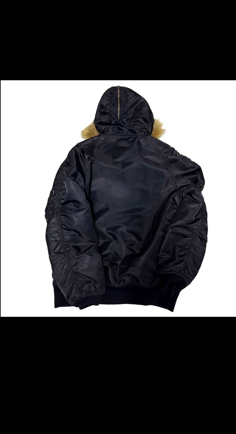 슈프림 퍼 봄버 상품이미지2